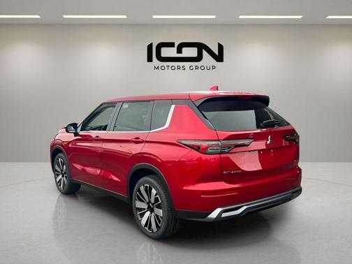 Red Diamond 2026 Mitsubishi Outlander SE 2.5 S-AWC