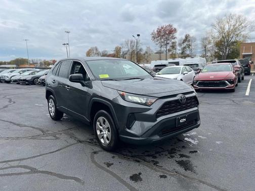 2022 Toyota RAV4 LE