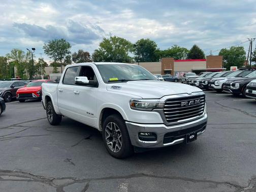 Bright White Clearcoat 2025 RAM 1500 Laramie