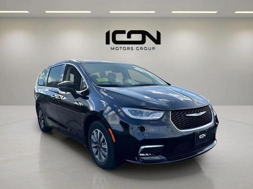 2024 Chrysler Pacifica Hybrid Select