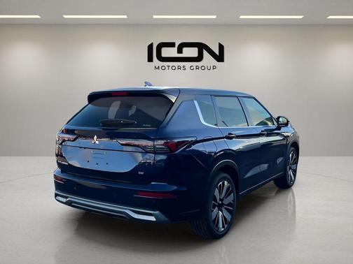 Cosmic Blue Metallic 2026 Mitsubishi Outlander SE 2.5 S-AWC