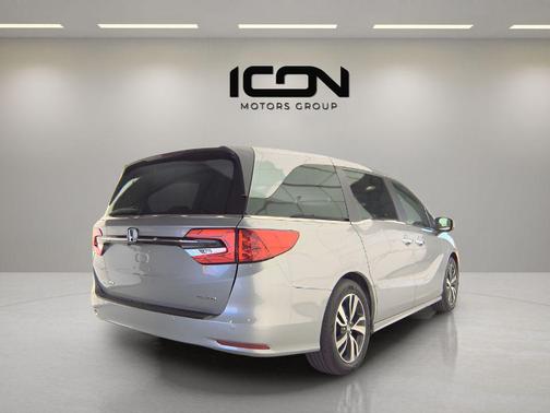 Lunar Silver Metallic 2023 Honda Odyssey Touring