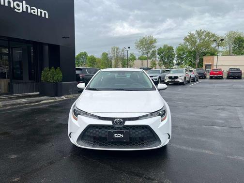 Super White 2021 Toyota Corolla LE
