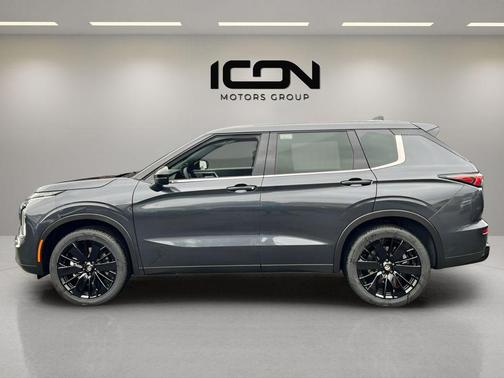 Graphite Gray 2026 Mitsubishi Outlander SE S-AWC