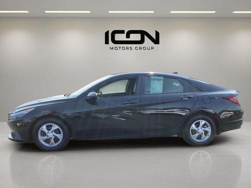 Phantom Black 2023 Hyundai ELANTRA SE