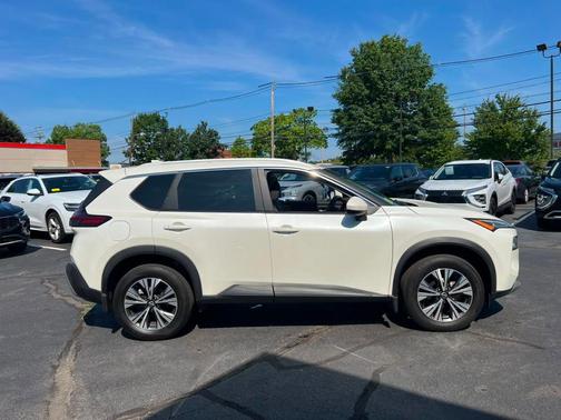 Pearl White Tricoat 2023 Nissan Rogue SV