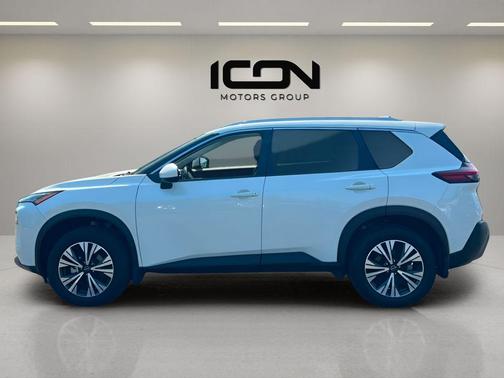 Pearl White Tricoat 2023 Nissan Rogue SV