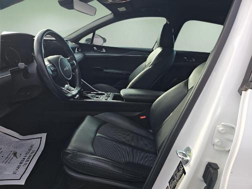 Glacial White Pearl 2022 Kia K5 GT-Line