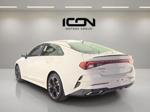 Glacial White Pearl 2022 Kia K5 GT-Line