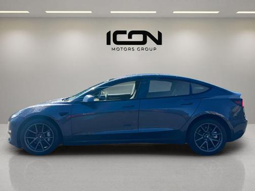 Gray 2022 Tesla Model 3 Long Range