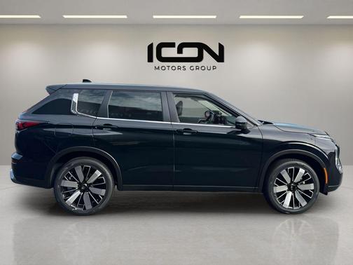 Black Diamond 2026 Mitsubishi Outlander SE S-AWC