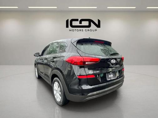 2021 Hyundai TUCSON SE