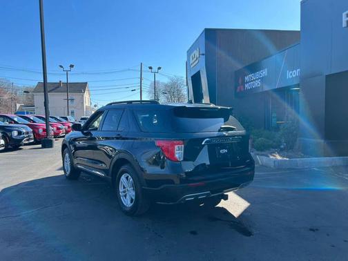 Agate Black Metallic 2021 Ford Explorer XLT