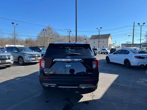 Agate Black Metallic 2021 Ford Explorer XLT