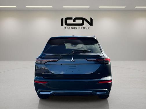 Graphite Gray 2026 Mitsubishi Outlander SE 2.5 S-AWC