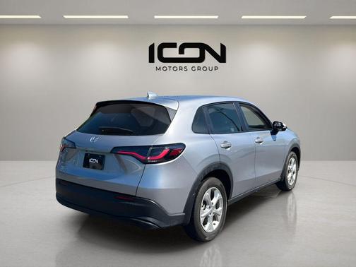 Lunar Silver Metallic 2025 Honda HR-V LX