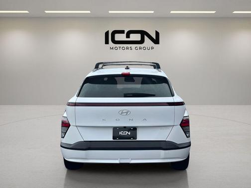 Atlas White 2024 Hyundai KONA EV SEL