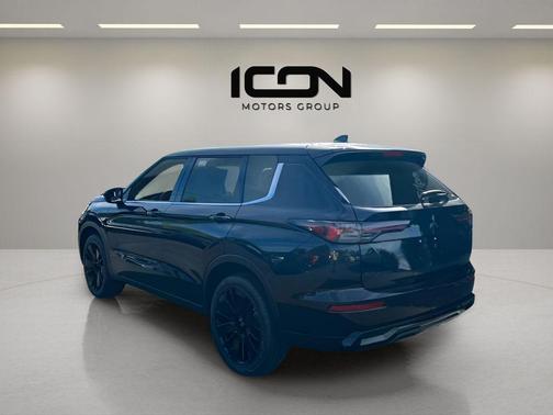 Black Diamond 2026 Mitsubishi Outlander LE S-AWC