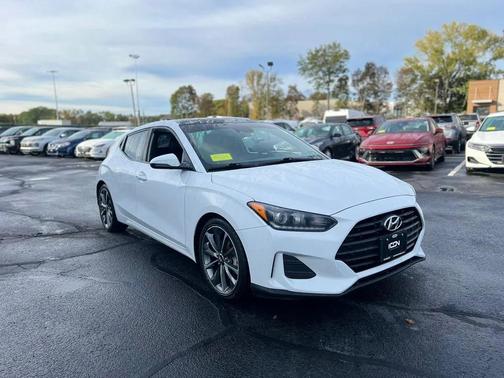2019 Hyundai Veloster 2