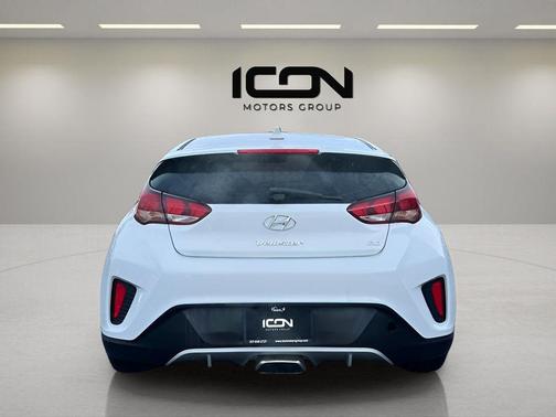2019 Hyundai Veloster 2