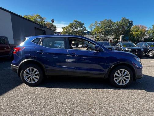 2022 Nissan Rogue Sport S