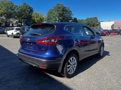 2022 Nissan Rogue Sport S