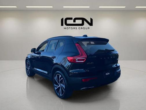 2020 Volvo XC40 T5 R-Design