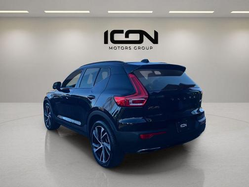 2020 Volvo XC40 T5 R-Design