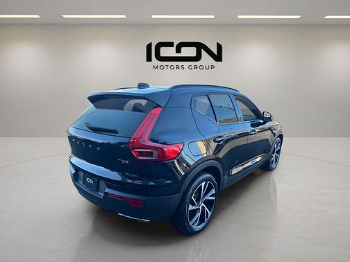 2020 Volvo XC40 T5 R-Design