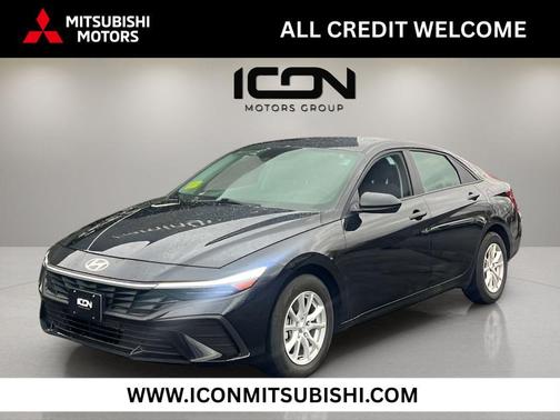 Abyss Black 2024 Hyundai ELANTRA SE