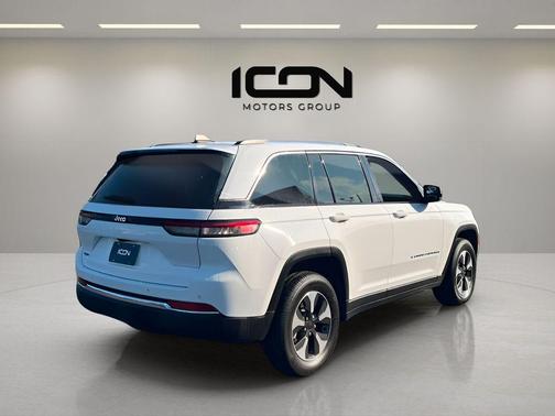 Bright White Clearcoat 2024 Jeep Grand Cherokee 4xe Base