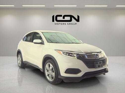 Platinum White Pearl 2021 Honda HR-V LX