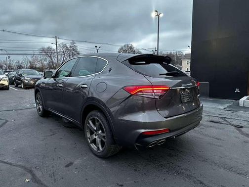 2023 Maserati Levante Modena