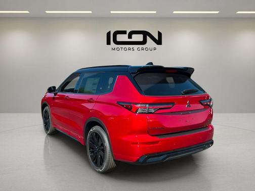 Red Diamond/Black Roof 2026 Mitsubishi Outlander Black Edition S-AWC