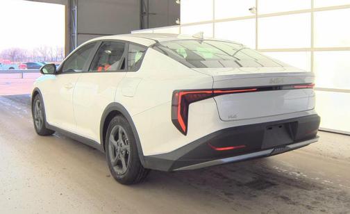 Snow White Pearl 2025 Kia K4 LXS