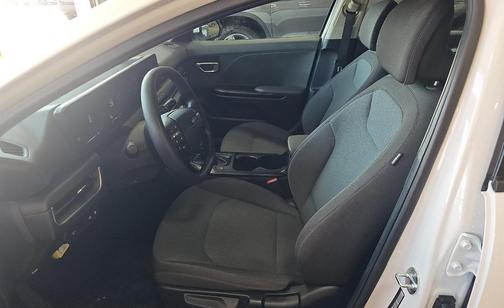 Snow White Pearl 2025 Kia K4 LXS