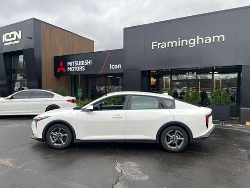 Snow White Pearl 2025 Kia K4 LXS