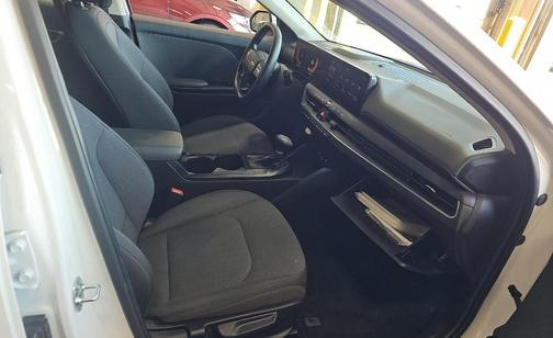 Snow White Pearl 2025 Kia K4 LXS