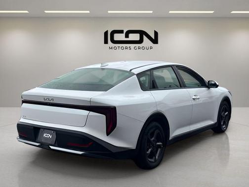 Snow White Pearl 2025 Kia K4 LXS