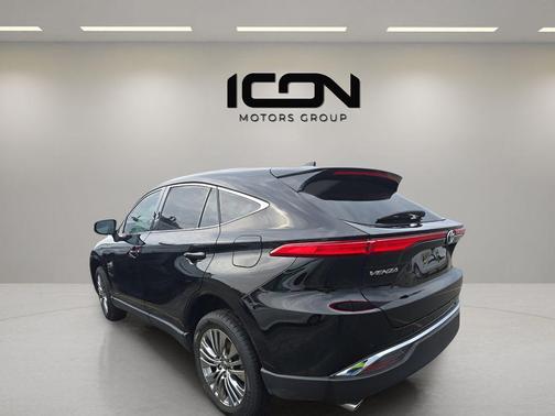 Black 2023 Toyota Venza XLE