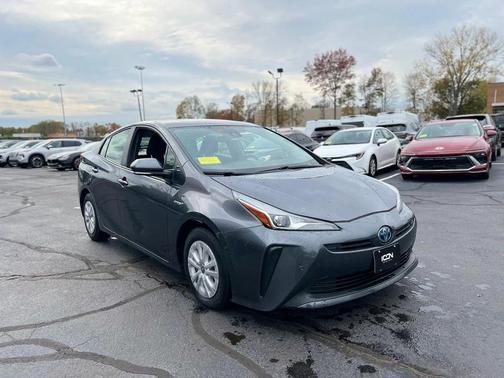 2022 Toyota Prius LE