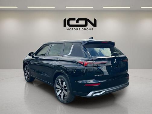 Labrador Black Pearl 2026 Mitsubishi Outlander SE 2.5 S-AWC