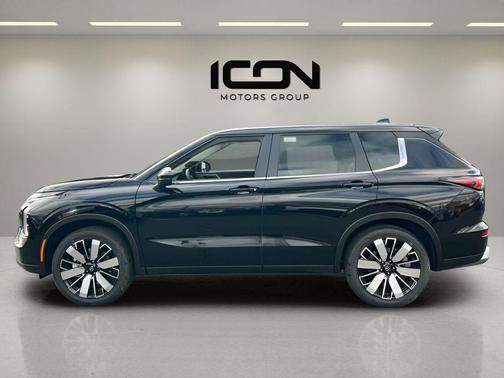 Labrador Black Pearl 2026 Mitsubishi Outlander SE 2.5 S-AWC