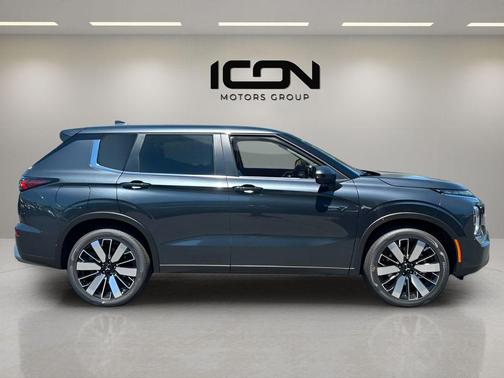Graphite Gray 2026 Mitsubishi Outlander SE S-AWC