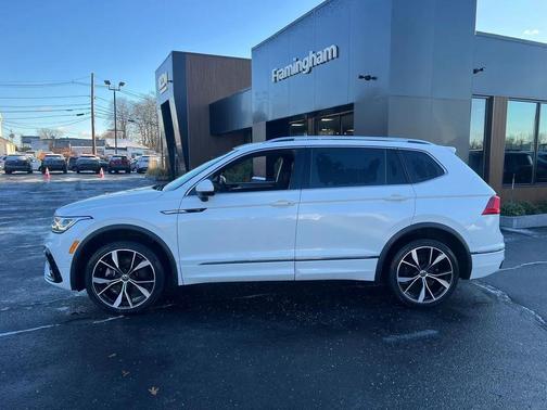 2022 Volkswagen Tiguan 2.0T SEL R-Line 4MOTION