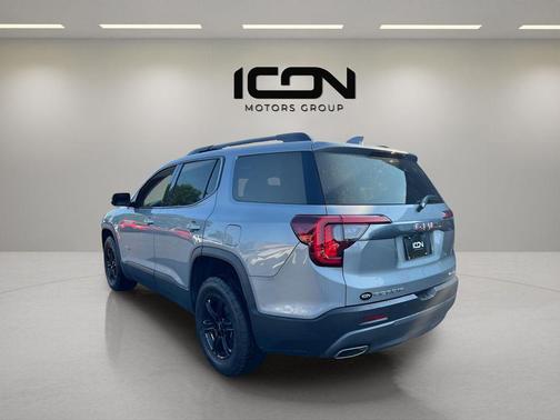2023 GMC Acadia AWD AT4