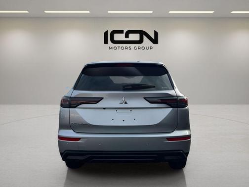 2026 Mitsubishi Outlander ES 2.5 S-AWC