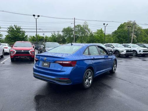 Rising Blue Metallic 2024 Volkswagen Jetta 1.5T SE