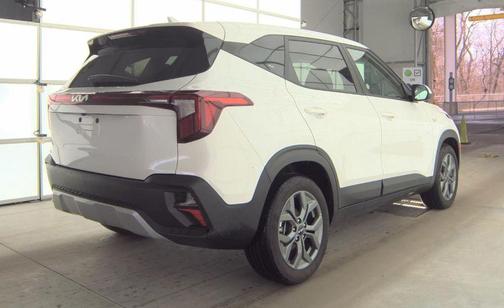 Snow White Pearl 2026 Kia Seltos LX