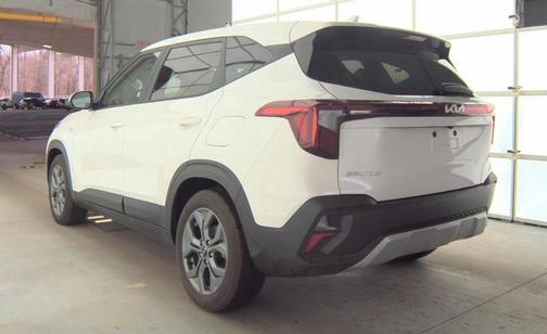 Snow White Pearl 2026 Kia Seltos LX